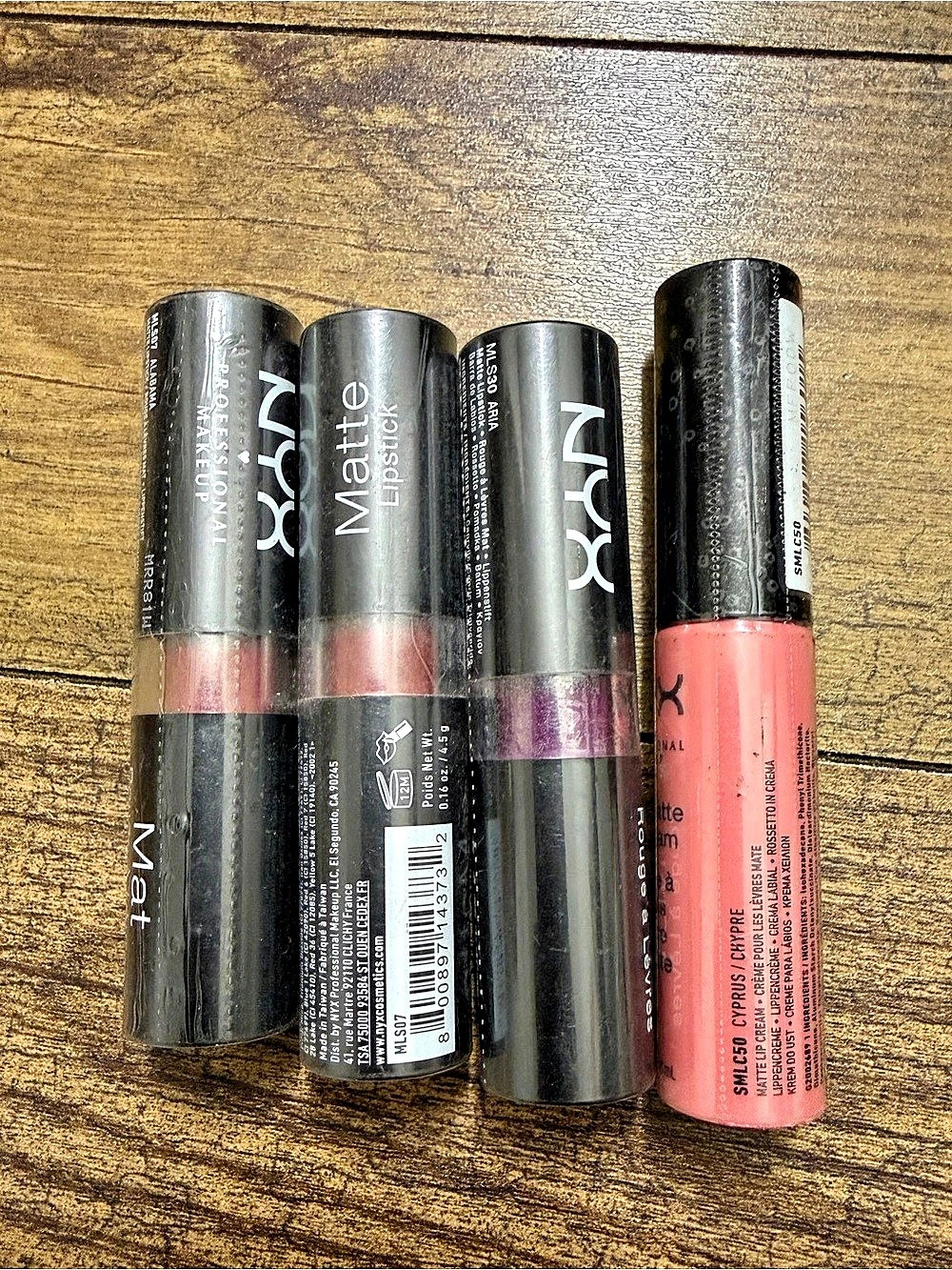 NYX Matte Lipstick Set Pink & Red NWT